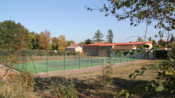 Terrain de tennis accès gratuit