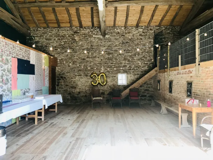 Apéritif dans la grange